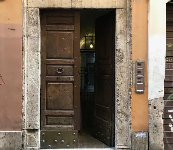 Piazza Farnese